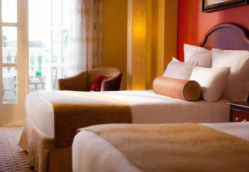 The Lindy Renaissance Charleston Hotel Екстериор снимка